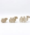 FAMILLE DE 3 CHAMEAUX EN TRAVERTIN PAR FRATELLI MANNELLI