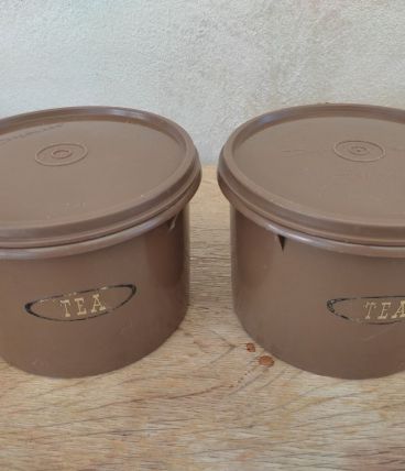 2 pots à thé marron tupperware 