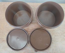 2 pots à thé marron tupperware 