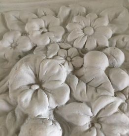 Pièce murale décorative en plâtre (fleurs en relief)