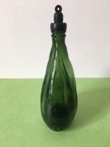 Bouteille de forme atypique en verre vert/bouchon à vis