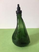 Bouteille de forme atypique en verre vert/bouchon à vis