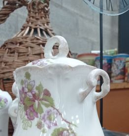 Joli sucrier décor floral Porcelaines E.Bourgeois Paris/Mars