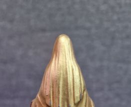 Vierge en métal 