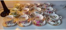 TASSES A THE ROYAL ALBERT FLOWERS OF THE MONTH 