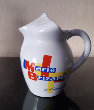 Carafe à eau « Marie-Brizard », faïence de Digoin-Sarreguemi