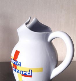 Carafe à eau « Marie-Brizard », faïence de Digoin-Sarreguemi