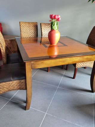 Table en  bois massif avec 2 rallonges + verre de protection
