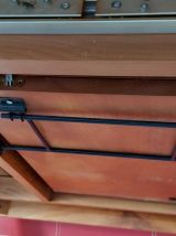 Table en  bois massif avec 2 rallonges + verre de protection