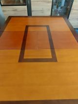 Table en  bois massif avec 2 rallonges + verre de protection