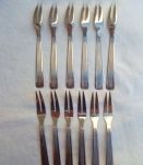 12 fourchettes a dessert, inox