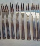 12 fourchettes a dessert, inox
