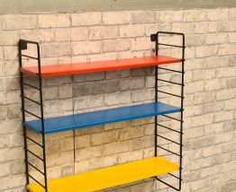 etagere  1960 a 70  style tomado  tres bon etat  ,solide , f