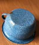 Ancien pot de chambre en émail