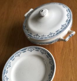 Soupière Faïence Longchamp &amp; plat de service - modèle Doria