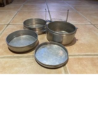 LOT DE 2 GAMELLES EN ALUMINIUM