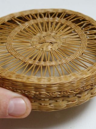 petite boîte osier vintage ronde
