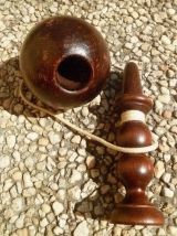 Bilboquet en bois , vintage