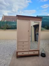 Armoire parisienne 