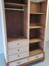 Armoire parisienne 