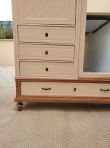 Armoire parisienne 