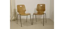 Paire de chaises empilable en bois contreplaqué Plywood. Réf