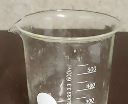 Anciens béchers de laboratoire.(grand volume)