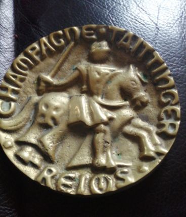 Cendrier en bronze taittinger
