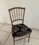 Chaise en noyer revisitée