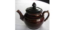 Ancienne cafetière en céramique vernissée marron