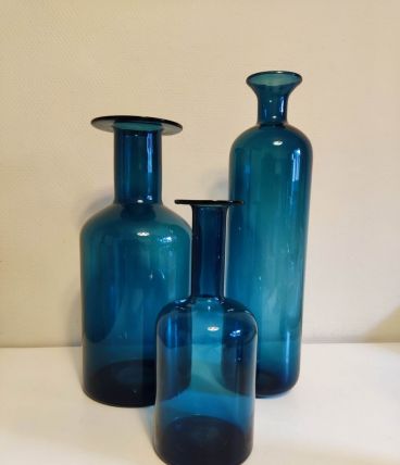  3 vases-bouteilles bleues