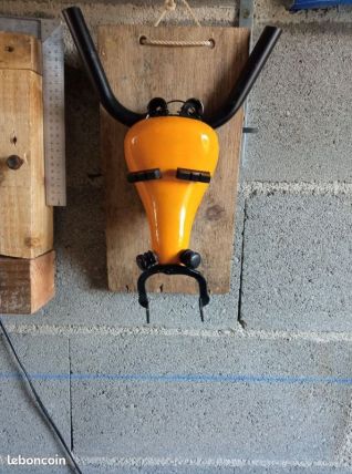 Tête de taureau/bete a cornes pièces de vélo