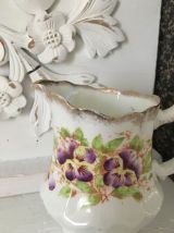 Pot à lait porcelaine fine pensée