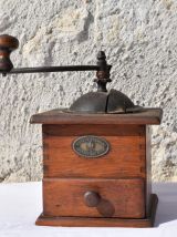  Un moulin à café Mutzig-Framont