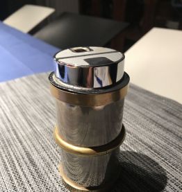 Ancien briquet de table en métal des années fin 70, début 80