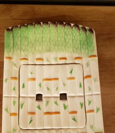 Plat à asperges faïence années 60