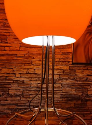 Lampe vintage en acier chromé et opaline orange signé pultze