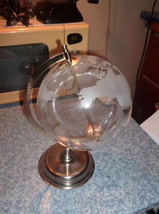 globe terrestre en verre