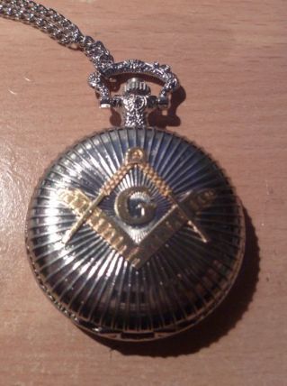 montre à gousset maçonnique ( argentée )