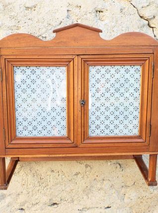 Armoire à pharmacie