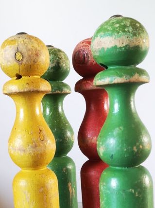  jeu de 6 quilles de couleurs anciennes
