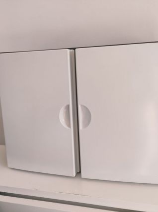 Armoire Murale en bakélite 