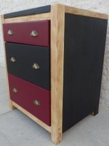 Grande commode en pin massif trois tiroirs simili cuir 
