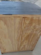 Grande commode en pin massif trois tiroirs simili cuir 