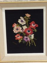 Tapisserie Aubusson motif fleurs  avec son encadrement   en 