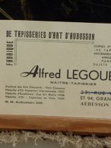Tapisserie Aubusson motif fleurs  avec son encadrement   en 