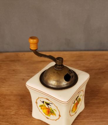 Petit moulin à café en porcelaine 