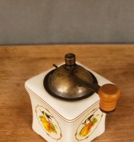 Petit moulin à café en porcelaine 