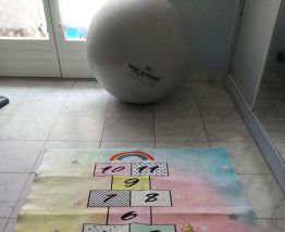 TRES BEAU TAPIS CHAMBRE D'ENFANT , TAPIS DE MARELLE LICORNE 