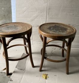 2  tabouret bas  style thonet 